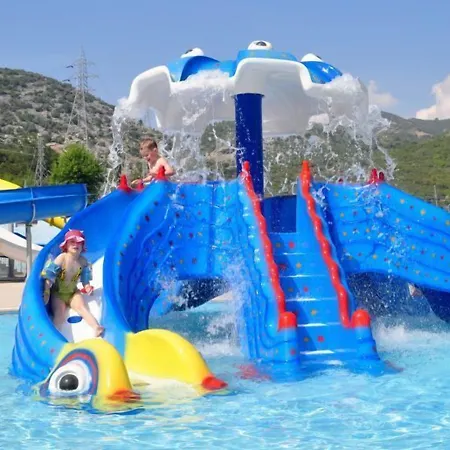 Blue Fish Hotel 4*